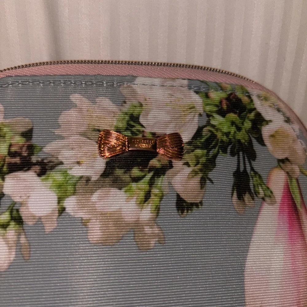 TED BAKER MINI BAG PERFECT FOR CHARGERS/COSMETICS/ ANYTHING YOU WANT IT TO BE